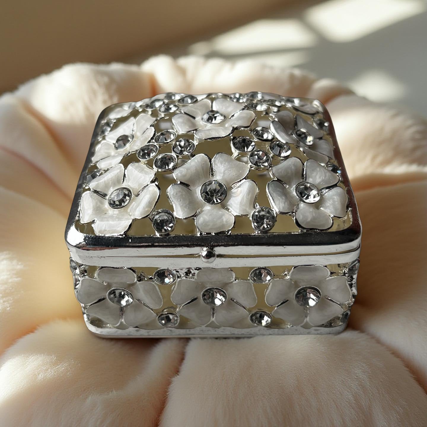 Daisy Square Trinket