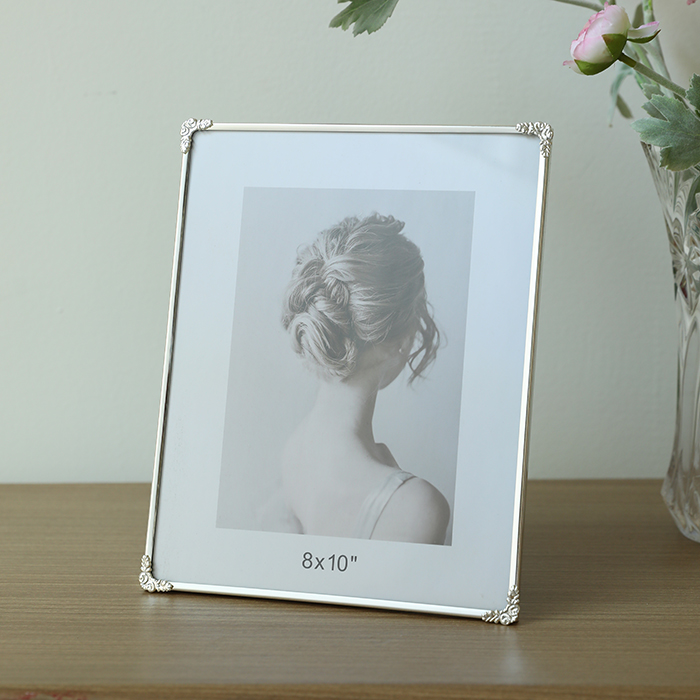 Elegant Silver Picture Frame 8"x 10"